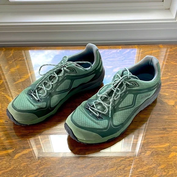 asolo flyer hiking shoes